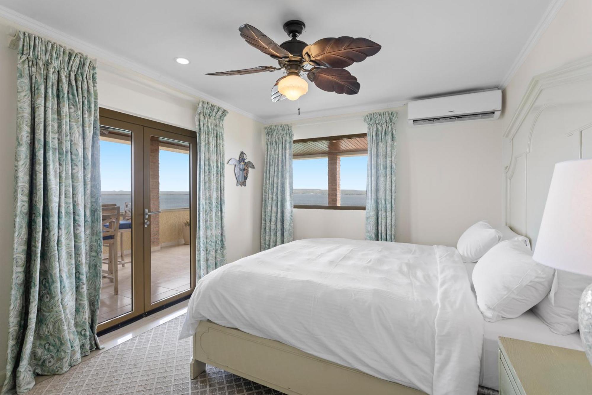 The Bellafonte - Luxury Oceanfront Hotel Kralendijk Pokoj fotografie